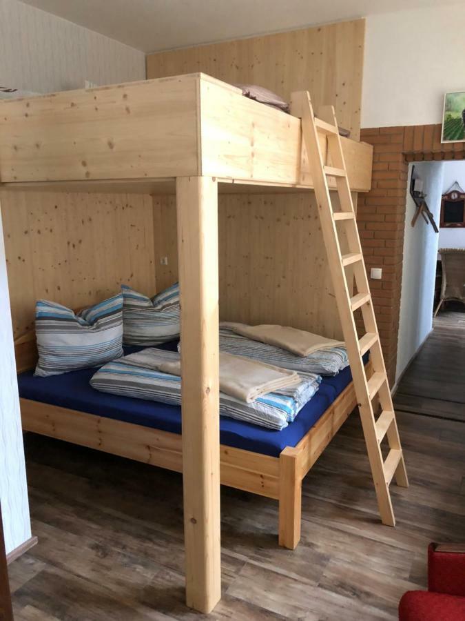 Alte Schule Cafe Und Pension Drehna Dış mekan fotoğraf